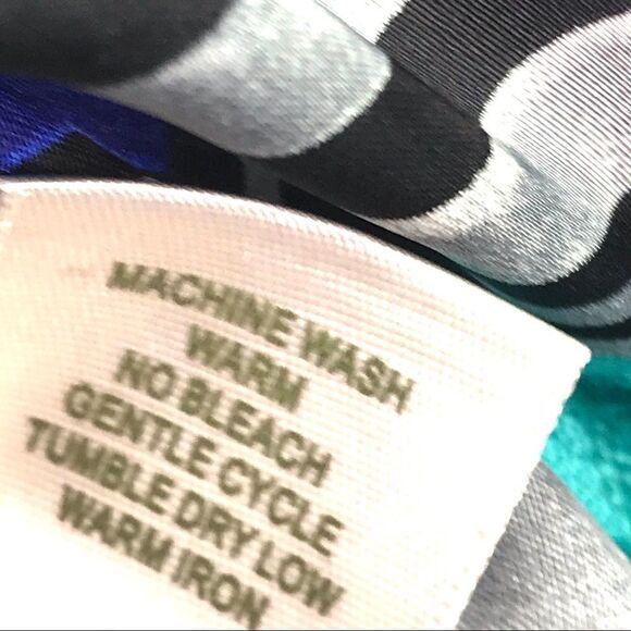 Dress Barn Abstract Print Blouse Size S - Picture 6 of 6